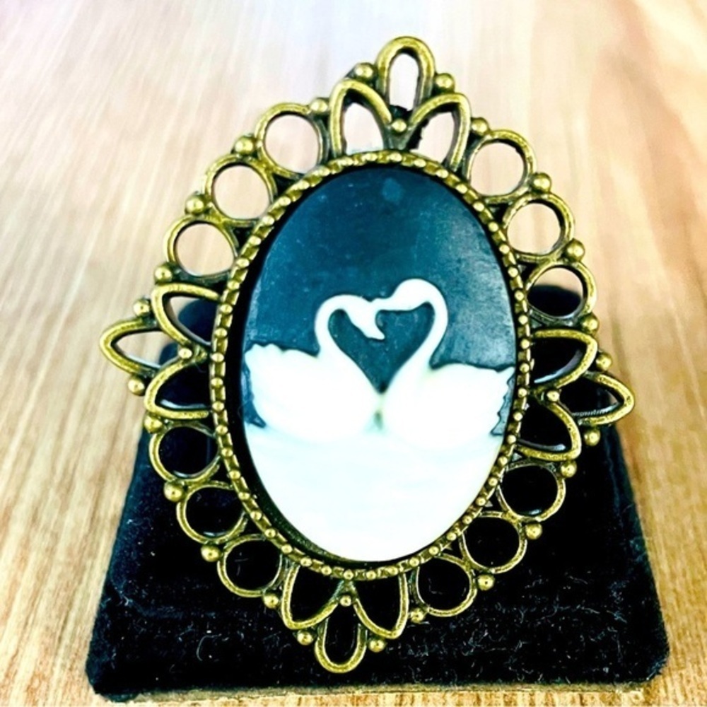 Black and White Swan Cameo Victorian Style Adjustable Ring, NWT, Handmade